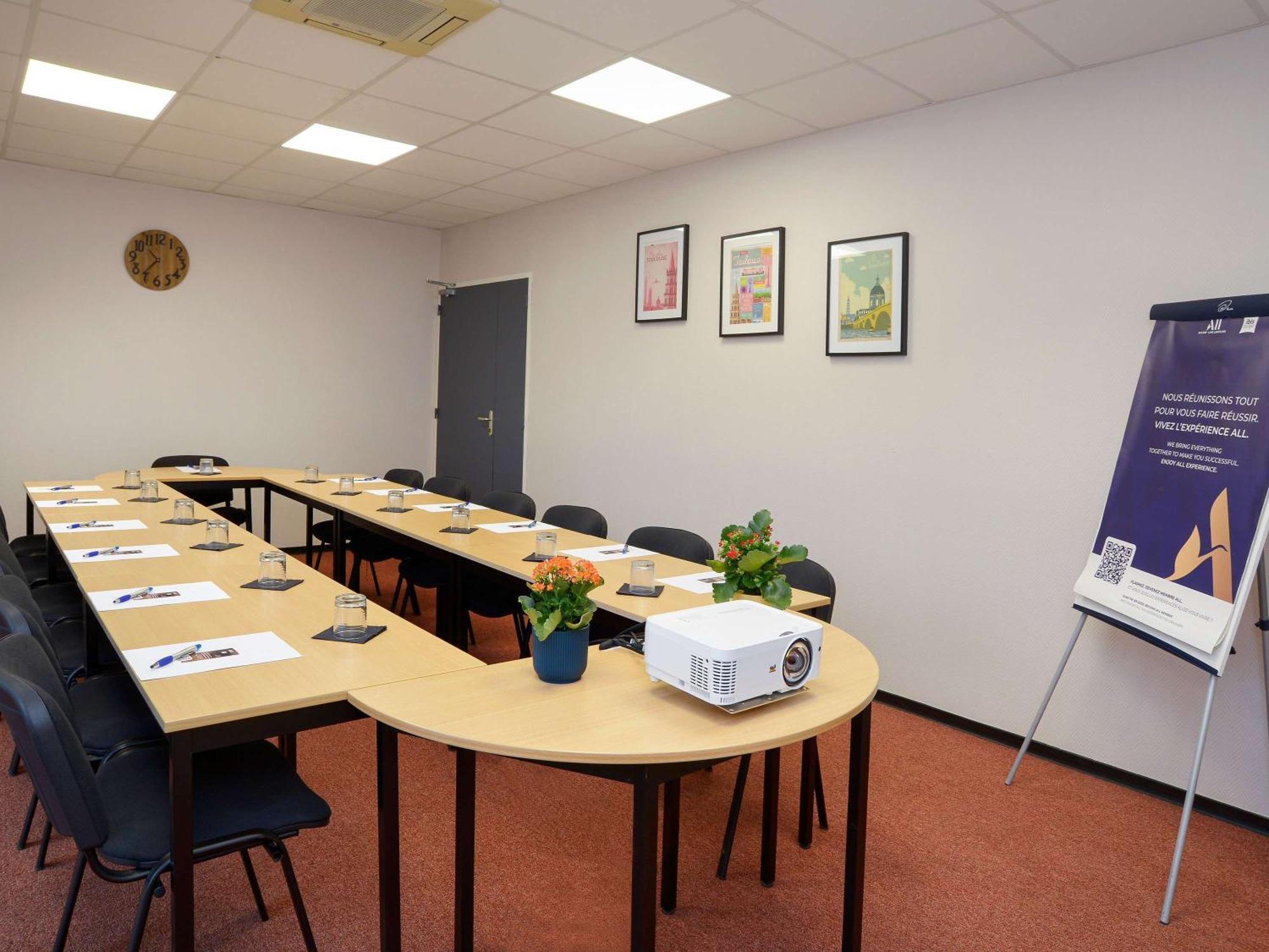 Ibis Budget Toulouse Centre Gare Bagian luar foto