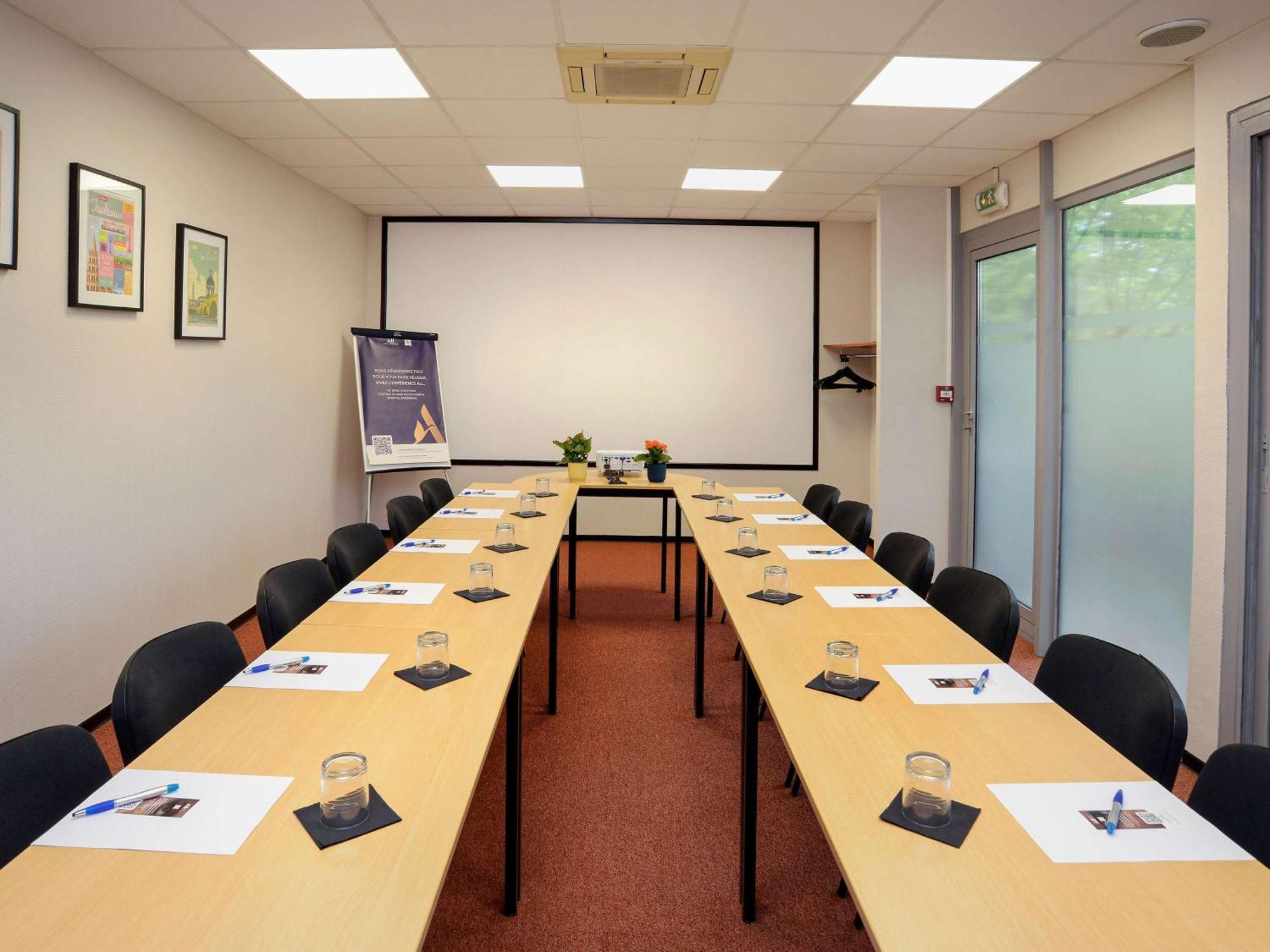 Ibis Budget Toulouse Centre Gare Bagian luar foto